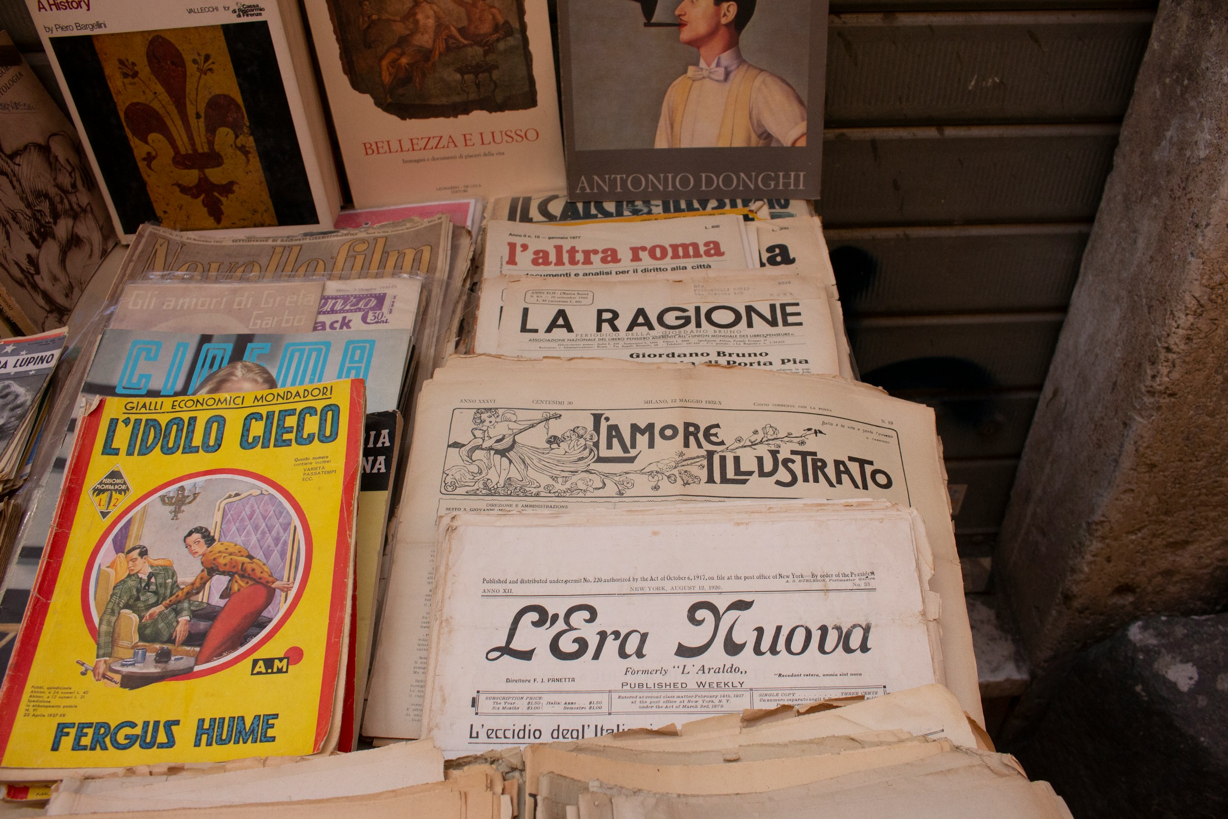 editor di romanzi italiani